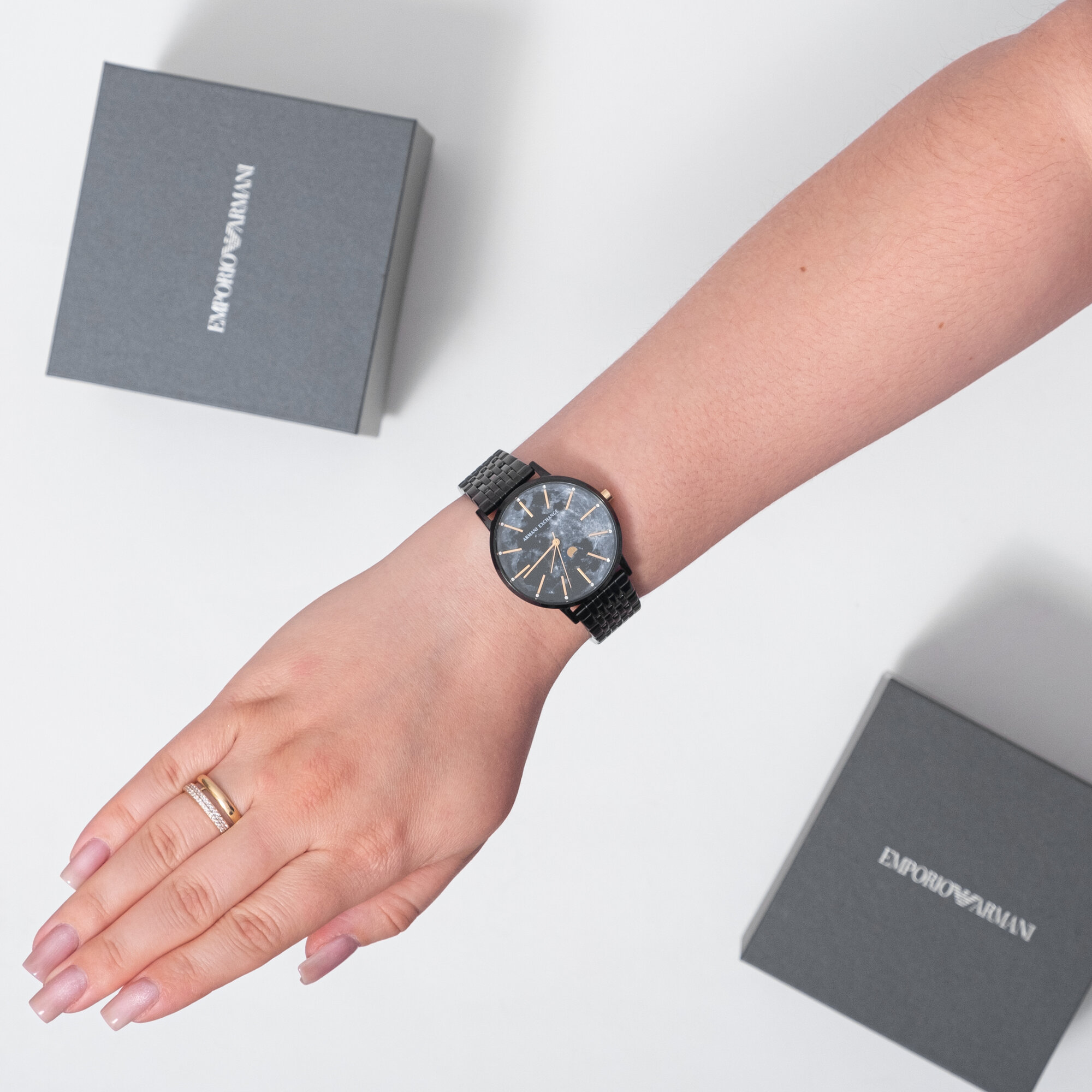 Наручные часы Armani Exchange Lola, черный — фото 1