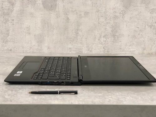 Изображение товара Ноутбук Fujitsu LIFEBOOK U749, Core i5-8250U, Память 8 ГБ, Диск 512Гб SSD, Intel HD , Экран 14" (1920*1080) IPS