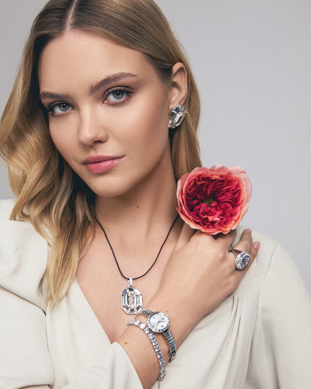 Колье SWAROVSKI, кристаллы Swarovski, длина 75 см, бесцветный, черный, серебряный — фото 1