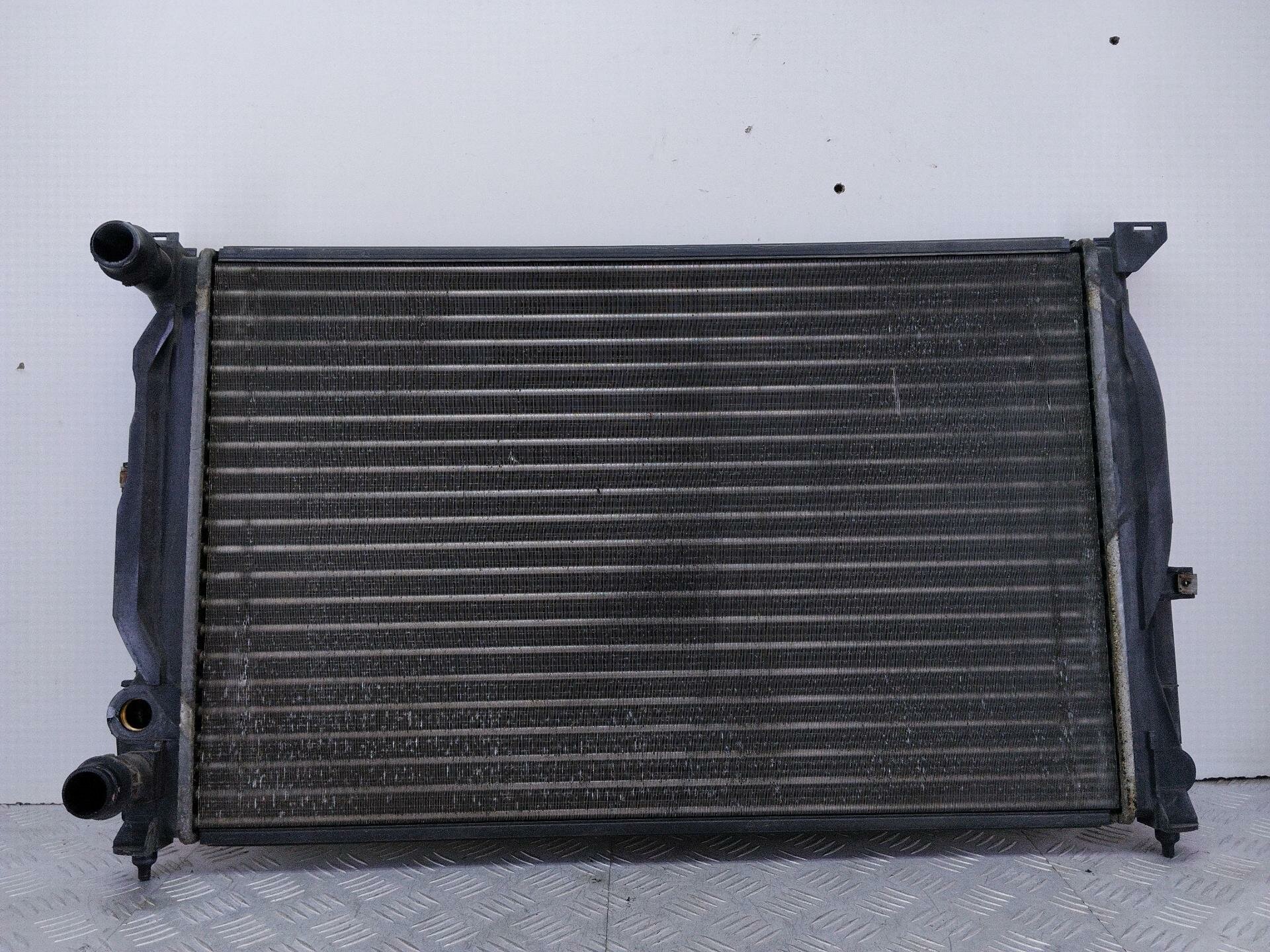 Радиатор основной Audi A4 B5 (1994 - 1999) 8D0121251Q