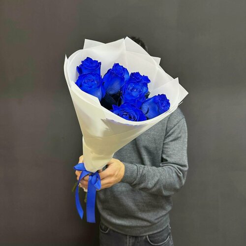 Изображение товара Букет из 7 свежих синих роз высотой 60 см WOW-Flowers с доставкой