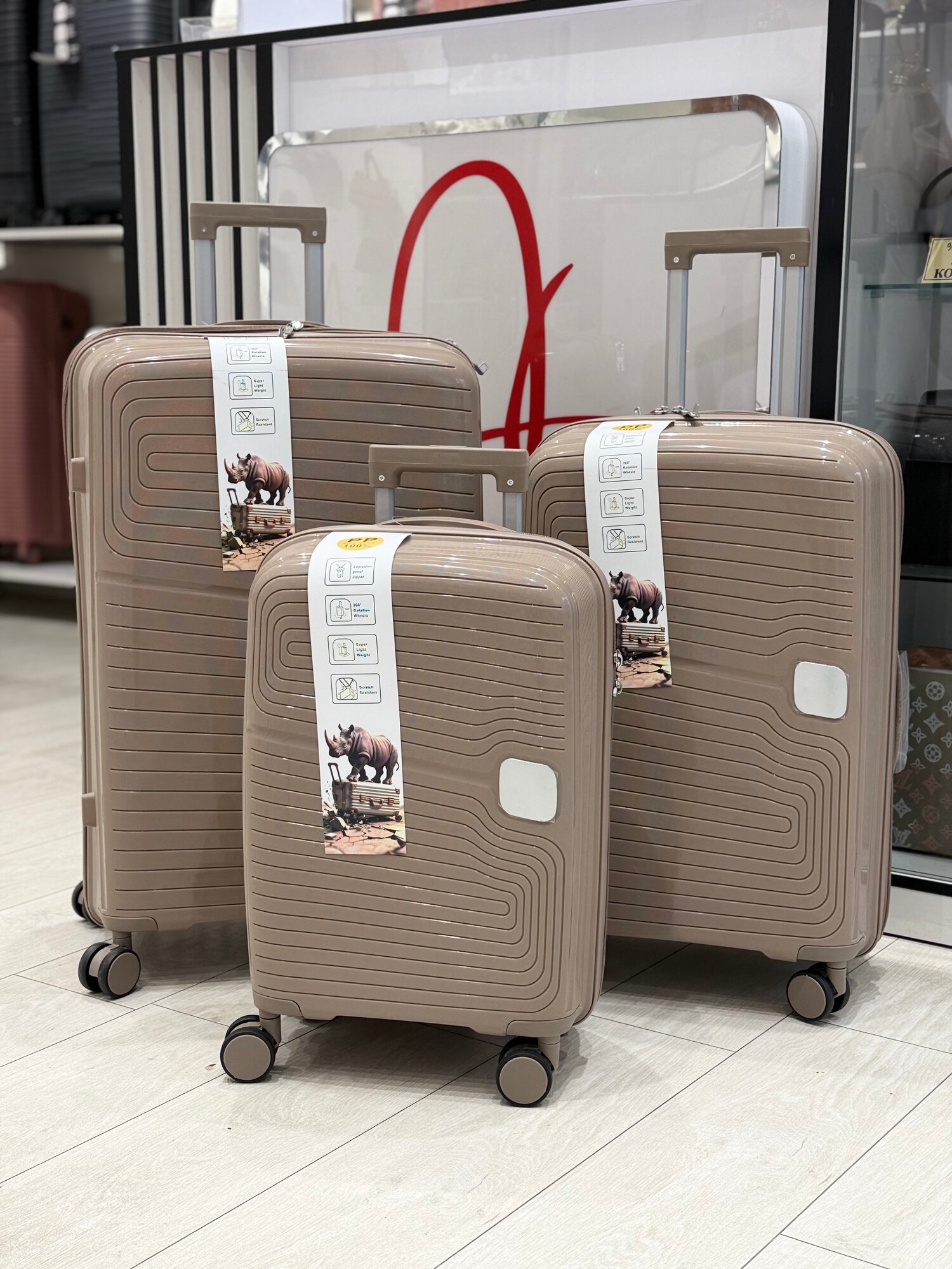 Чемодан , бежевый — фото 1