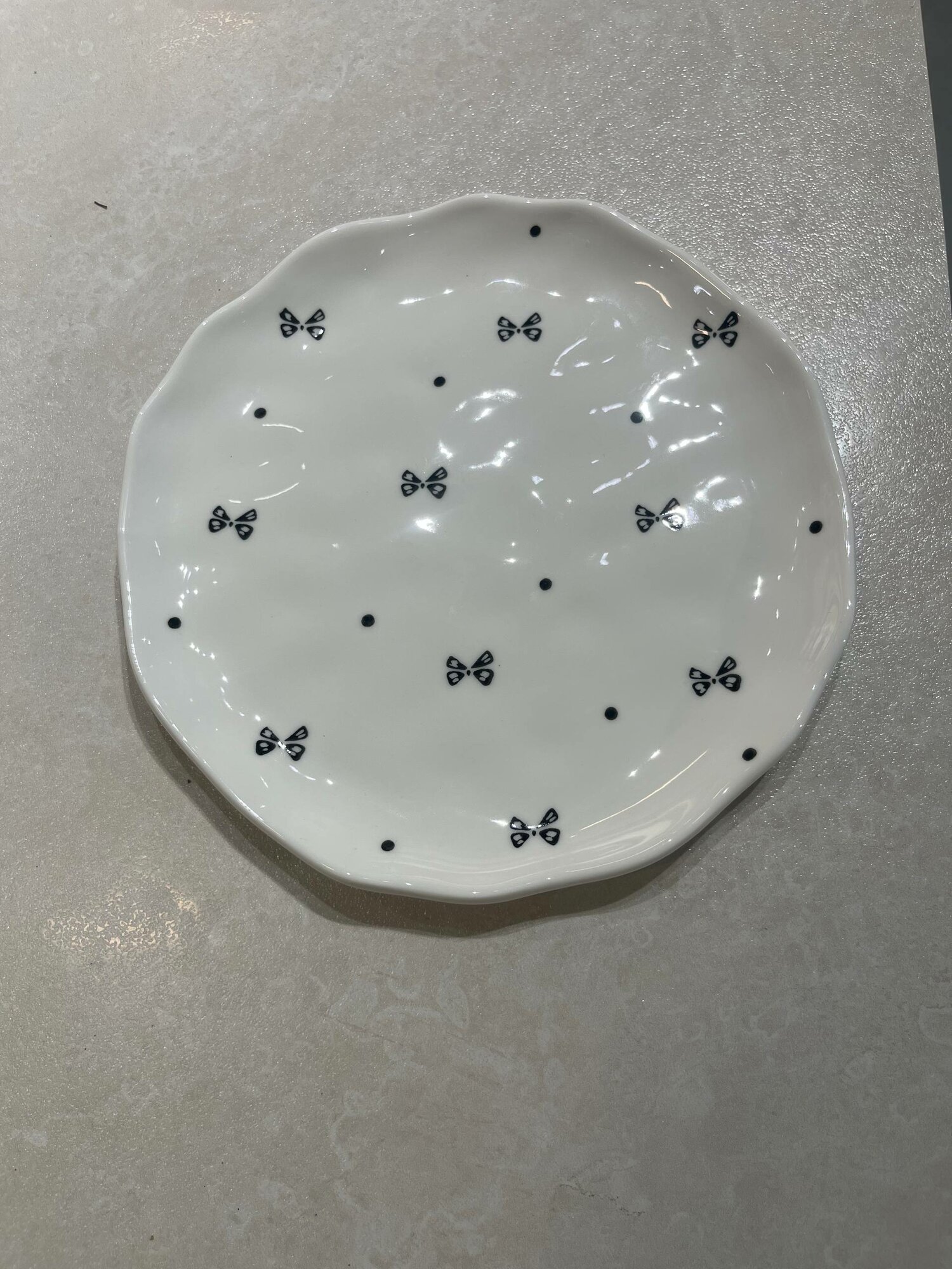 Тарелка керамическая 20 см с бантиками, стиль Coquette, ручная работа