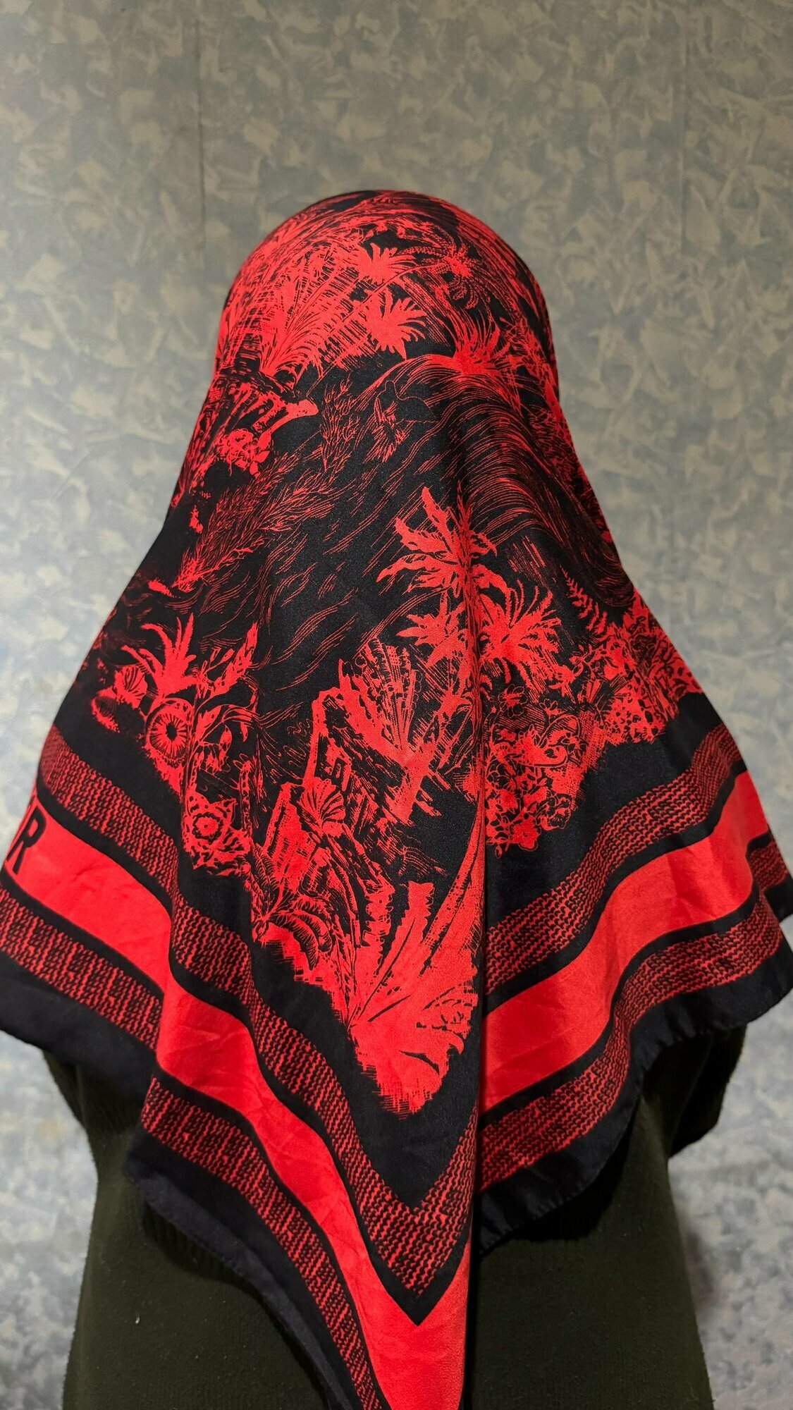 Платок  CHRISTIAN DIOR для девочек и женщин,110х110 см, multicolor