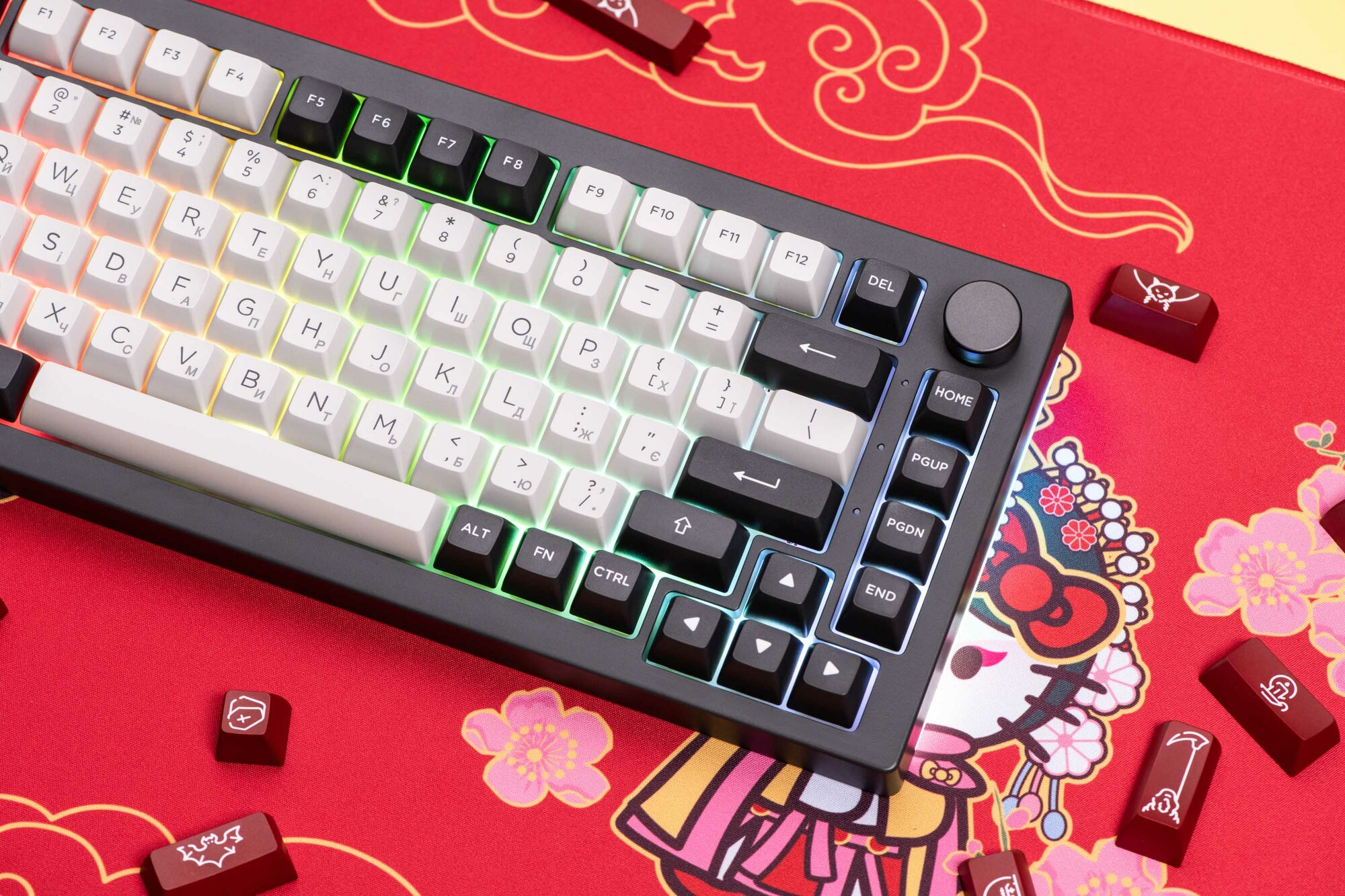 Игровая поверхность Akko Hello Kitty Peking Opera Deskmat A XL 900×400×4 мм, красная