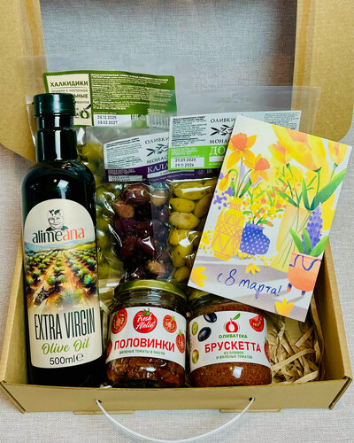 Изображение товара Подарочный гастрономический набор на 8 марта с оливковым маслом Extra Virgin, оливками и антипасти в чемоданчике