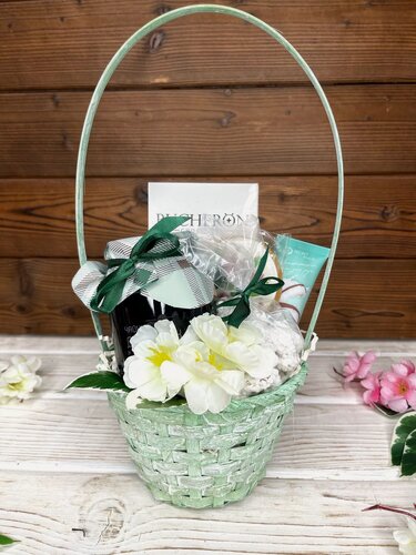 Изображение товара Подарочный набор в корзине "Багама-мания» женщине, коллеге, подруге, учителю на 8 марта, день рождение