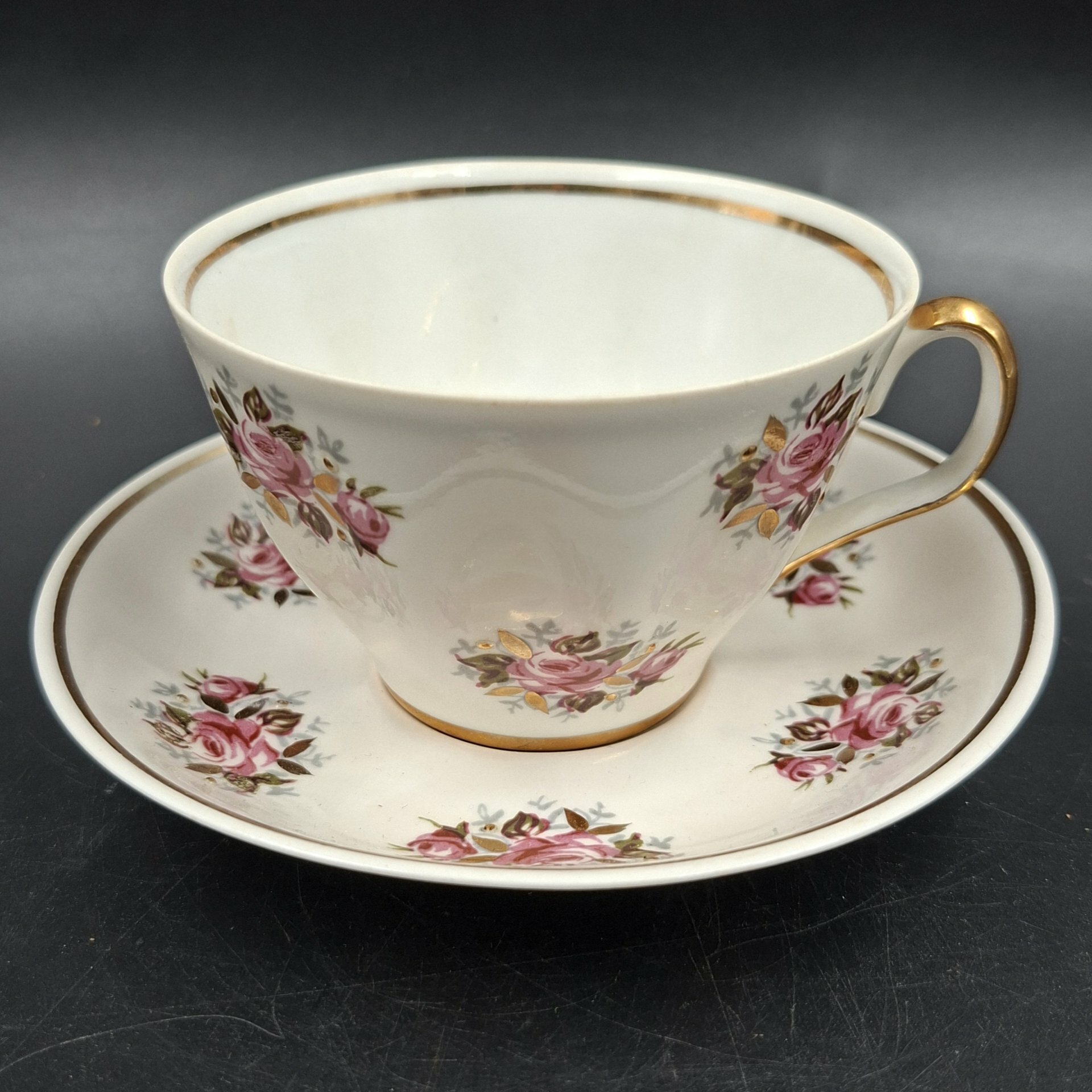 Пара чайная с декором в виде роз, фарфор, деколь, золочение