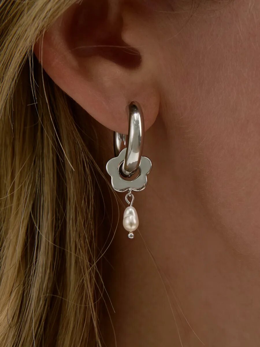 Серьги конго BLUE jewelry серый бежевый