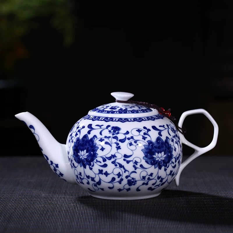 Керамическая чайная заварка с фильтром Blue and White Filigree большого размера 1000 мл - домашнее использование,