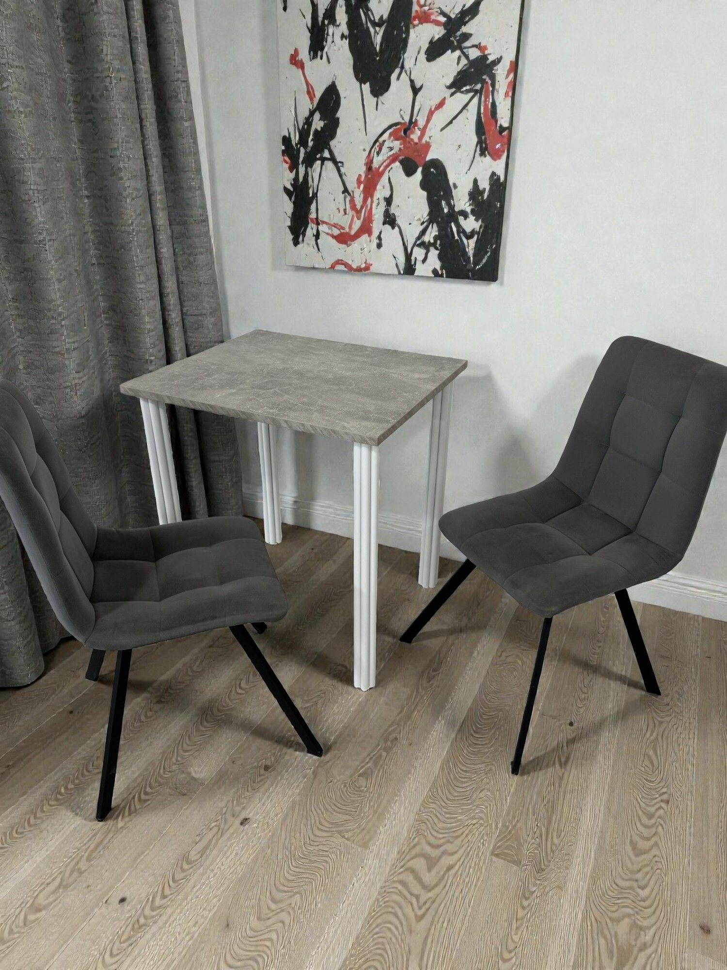 Дизайнерский стол обеденный/ цвет Бетон Светлый, 70*60 см. Ножки белые.