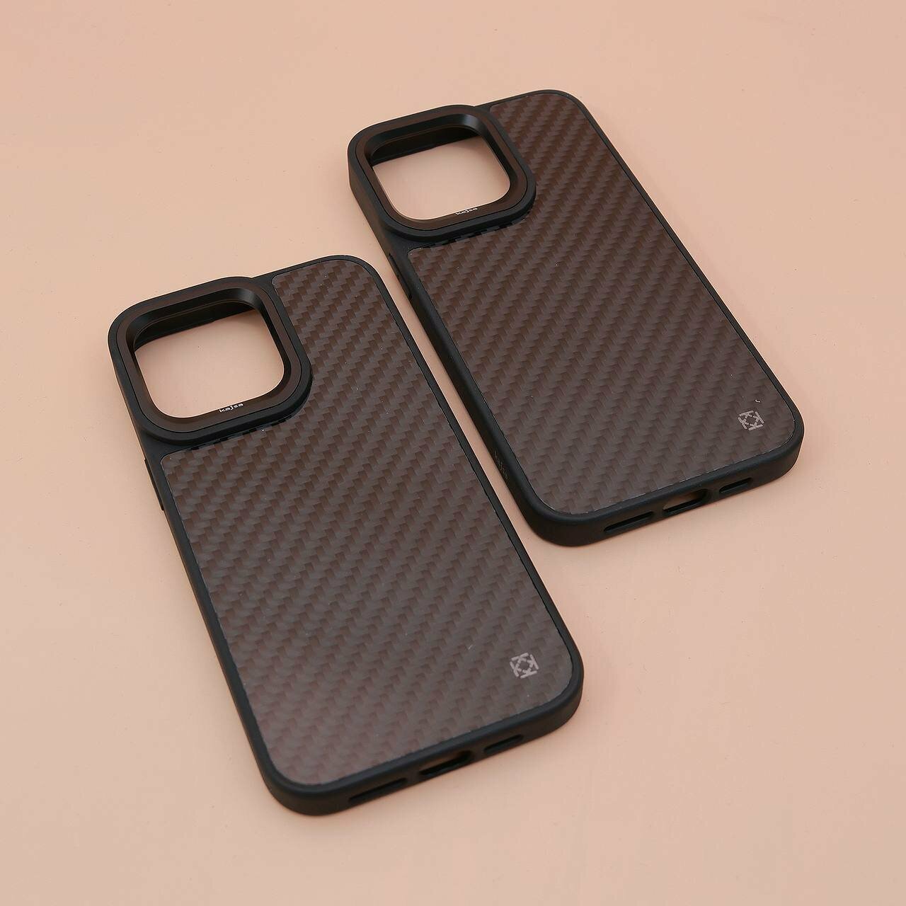 Чехол KAJSA противоударный для iPhone 15 Pro, защитный бампер, стильный дизайн, разноцветный