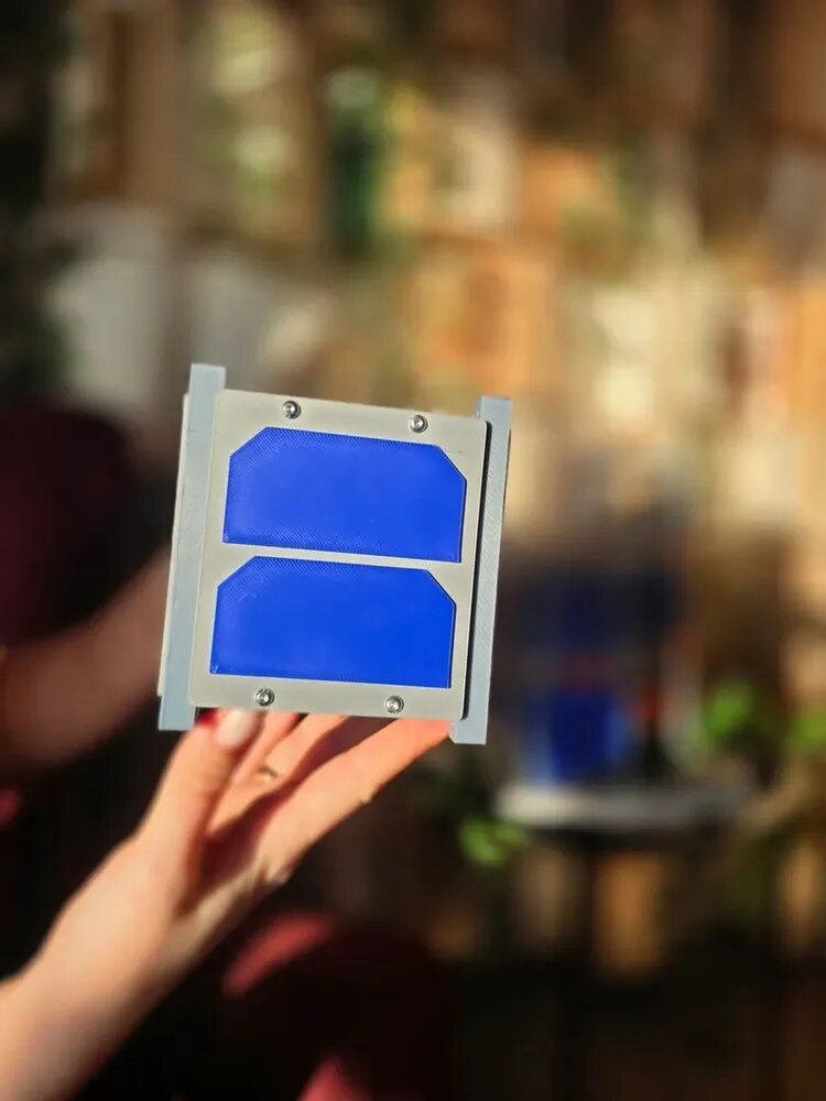 Конструктор спутник АстроКИТ 1U: каркас c имитаторами солнечных батарей и приборов