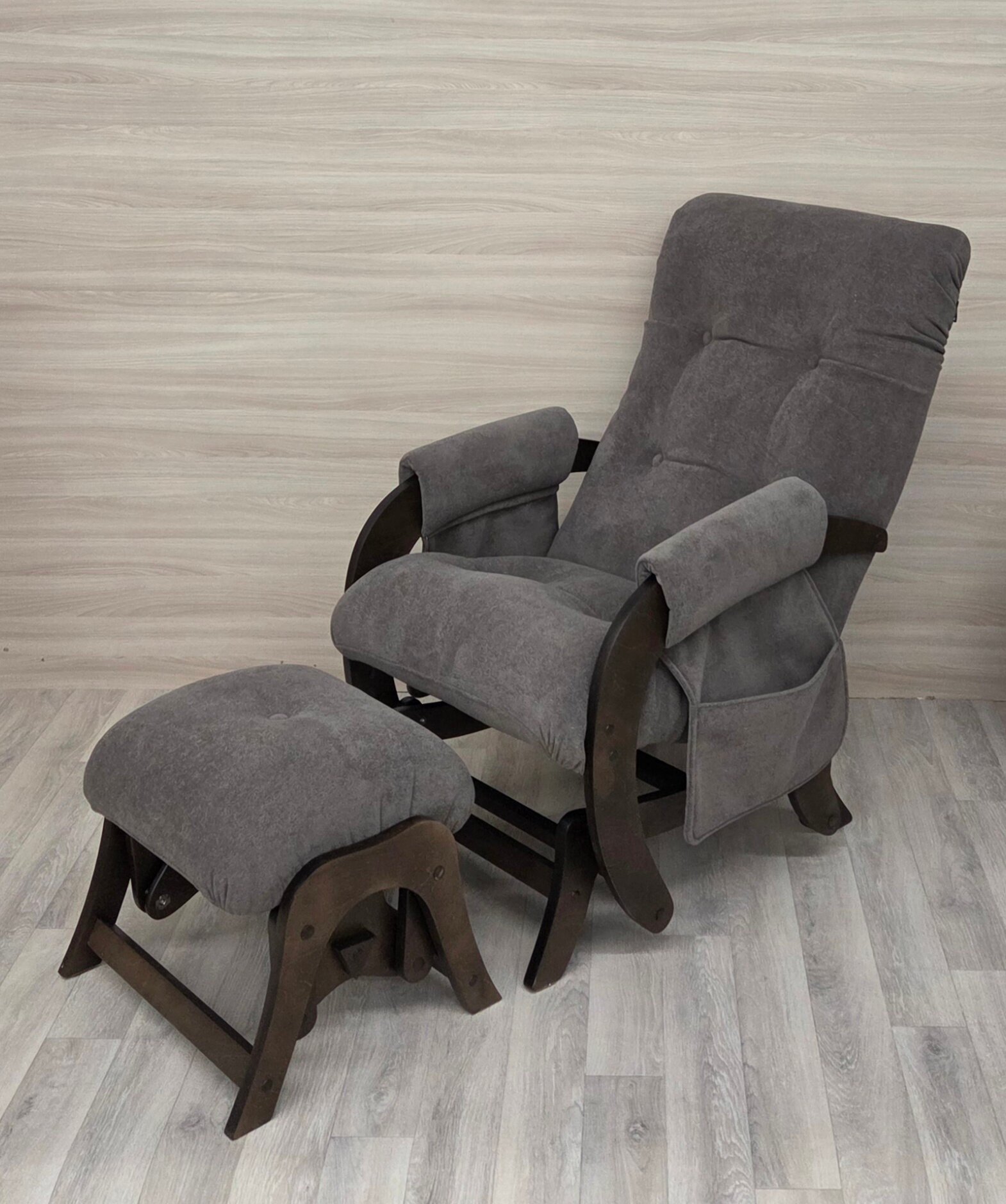 Кресло-маятник, с пуфом, с карманами, велюр, нагрузка до 120кг