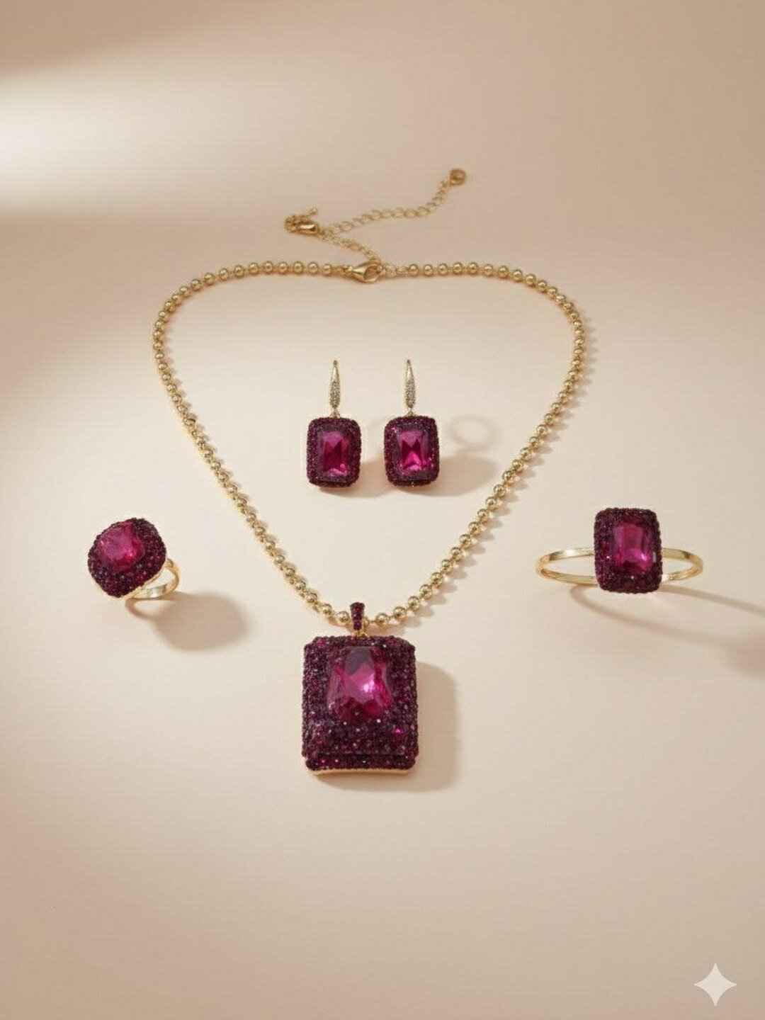 Комплект бижутерии: цепь, серьги, кольцо, браслет