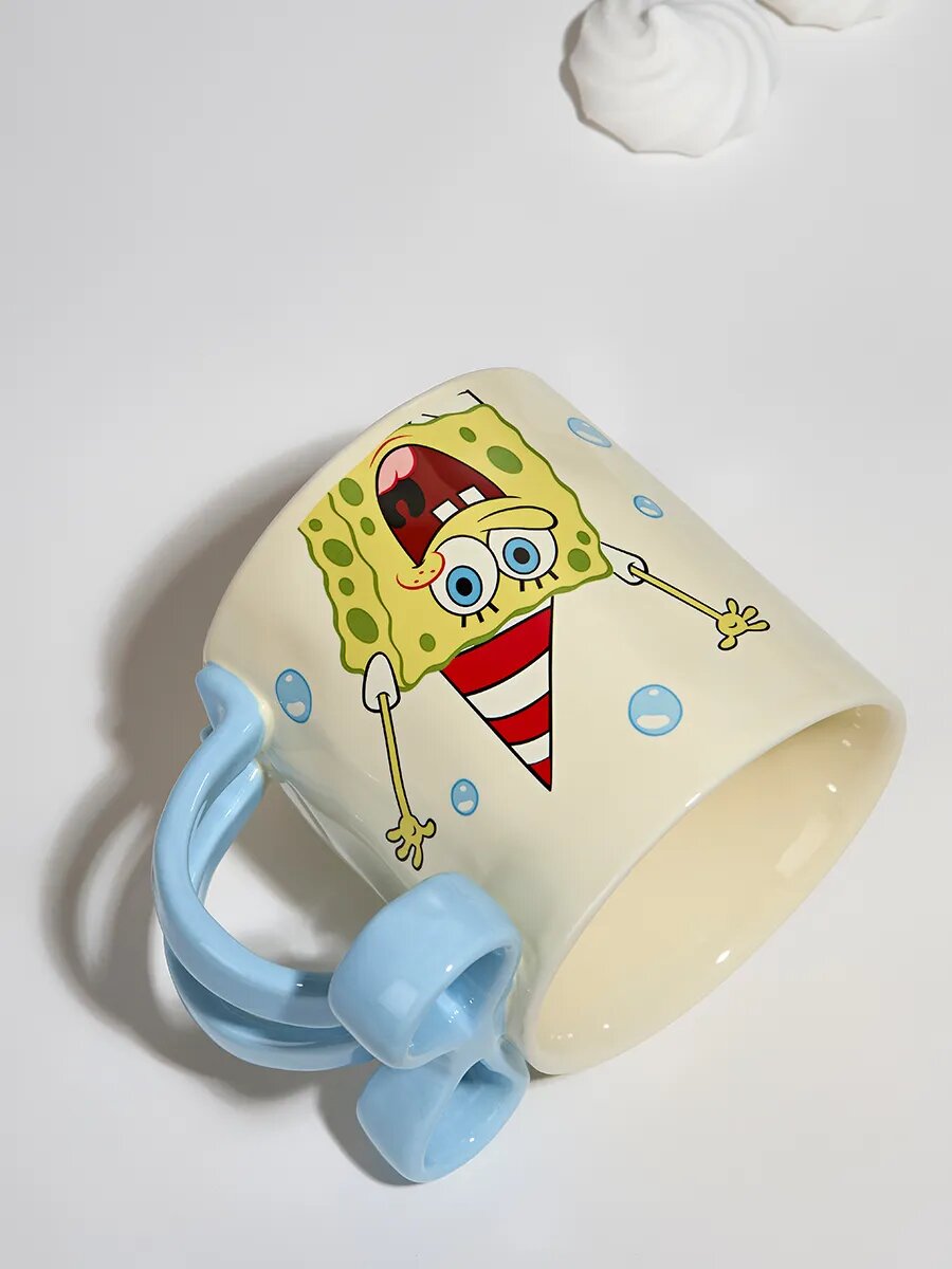 Кружка Тепло в руках "Губка Боб с бантиком", керамика, голубая ручка — фото 1