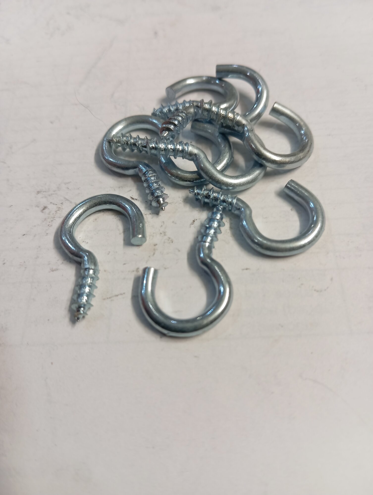 Крюк шуруп . размер 2.6*10*10