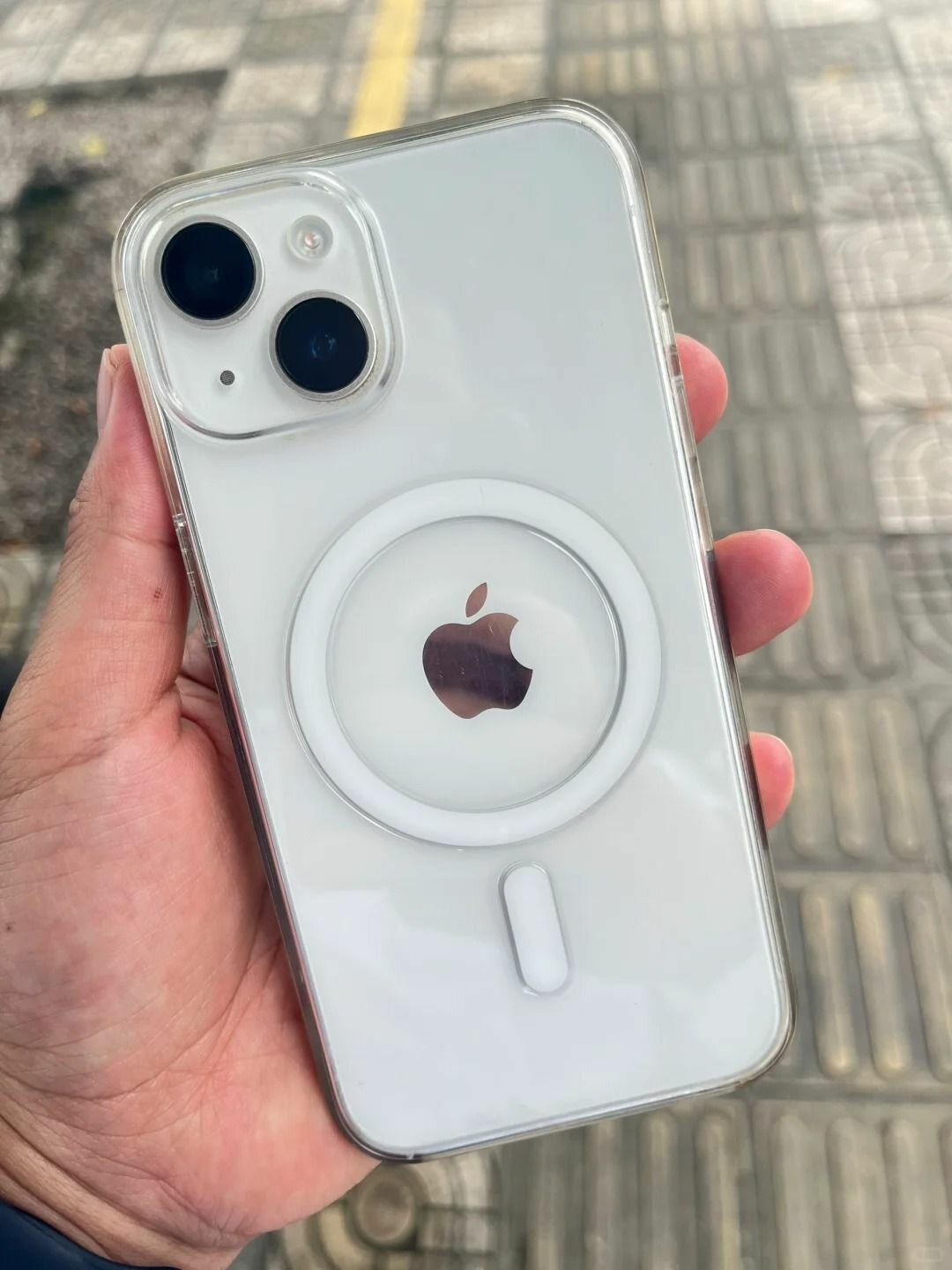 Прозрачный защитный чехол MagSafe для iPhone 13