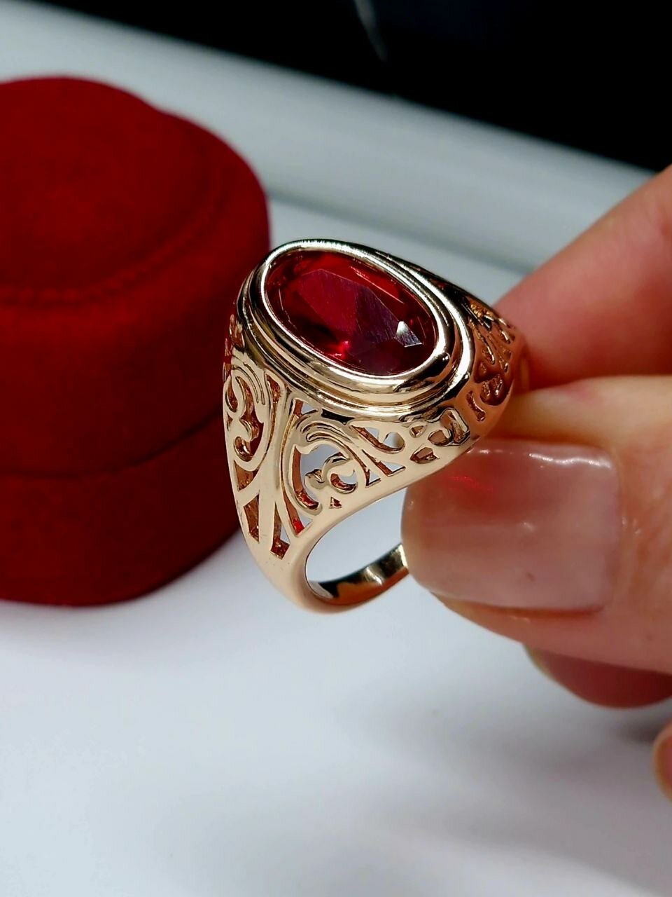 Кольцо, фианит