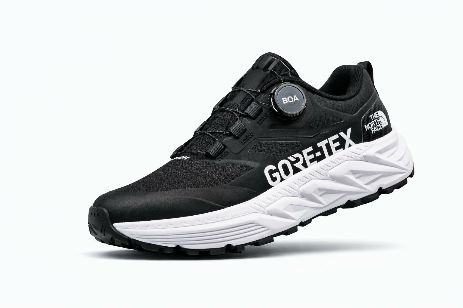 Кроссовки GORE-TEX, полнота 4 (RU)/ на узкую и среднюю стопу, размер 40, black/white — фото 1