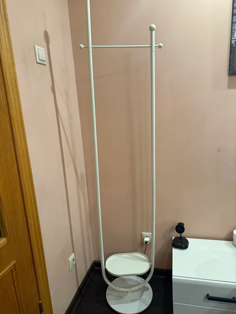 Вешалка напольная для дома, офиса интерьерная стойка молочная на белом основании высота 190 см — фото 1