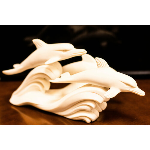 Статуэтка Дельфины