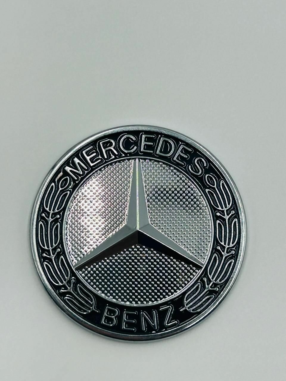 Эмблема знак на капот Mercedes Benz Хром 57мм на скотче