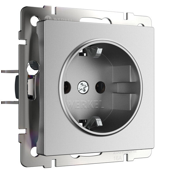 Штепсельная розетка встраиваемая WERKEL 16A 250V W1171165 IP31 с/з и шторками серебряный матовый