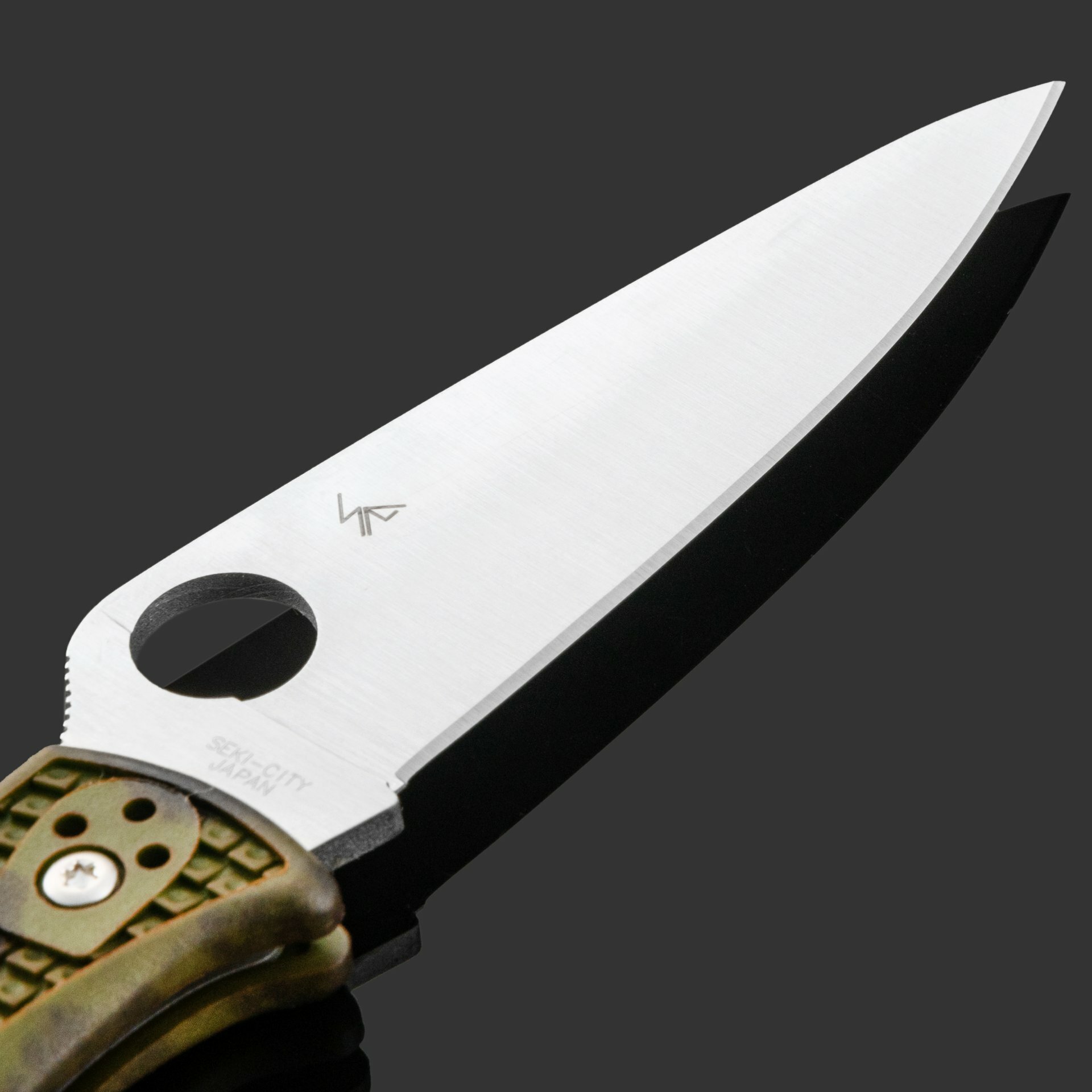 Складной нож Spyderco Endura 4 C10ZFPGR, сталь VG-10, рукоять Zome Green FRN — фото 1