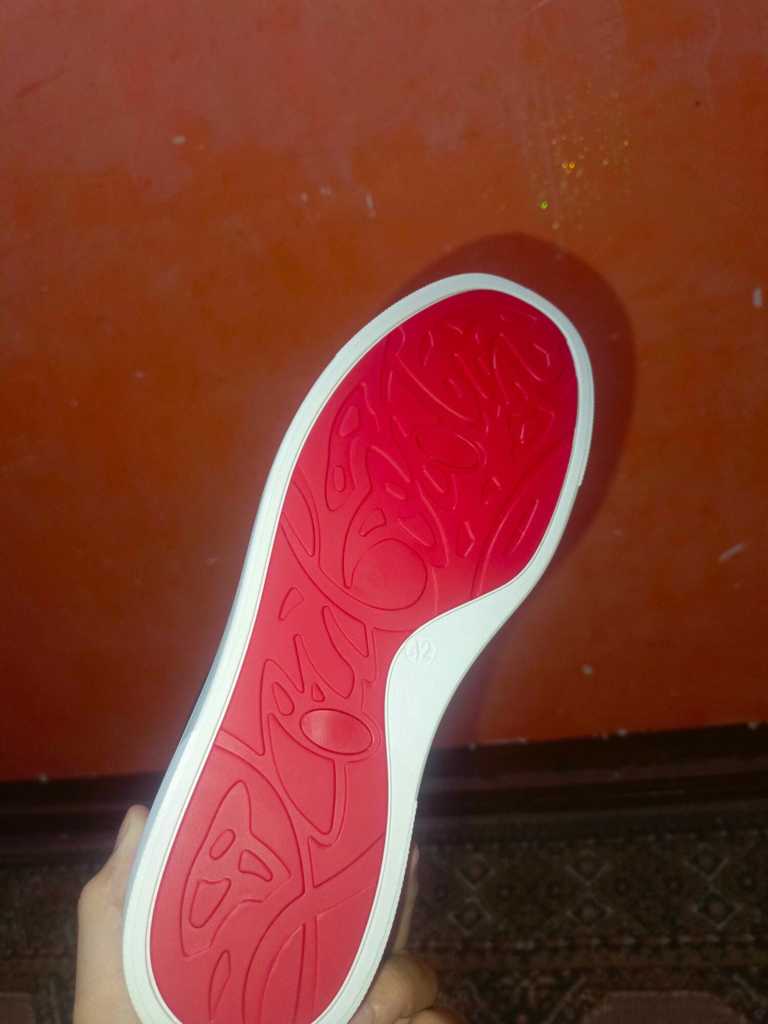 Кристиан Лубутен, эркаклар кроссовки, Хитоярджимо Кристиан Лубутен, эркаклар кроссовки, Хитоярджимо — фото 1