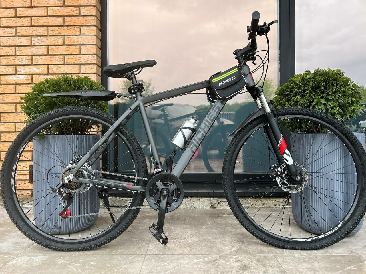 Велосипед алюминиевый горный Richiesto 29 размер колес, рама 21, черный .
