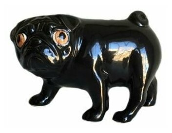 Мопс стоит (окрас черный) статуэтка собаки из фаянса