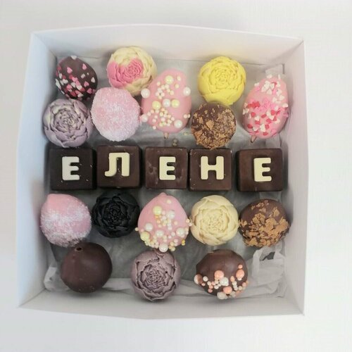 Клубника в шоколаде с буквами из шоколада именной подарок Елене (любое имя из 5 букв) KupiTrendy