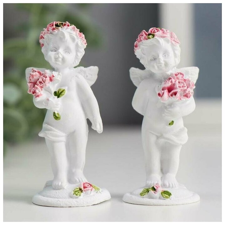 фото Фигурка полистоун "Ангел с букетом розовых роз" 7х3х3 см