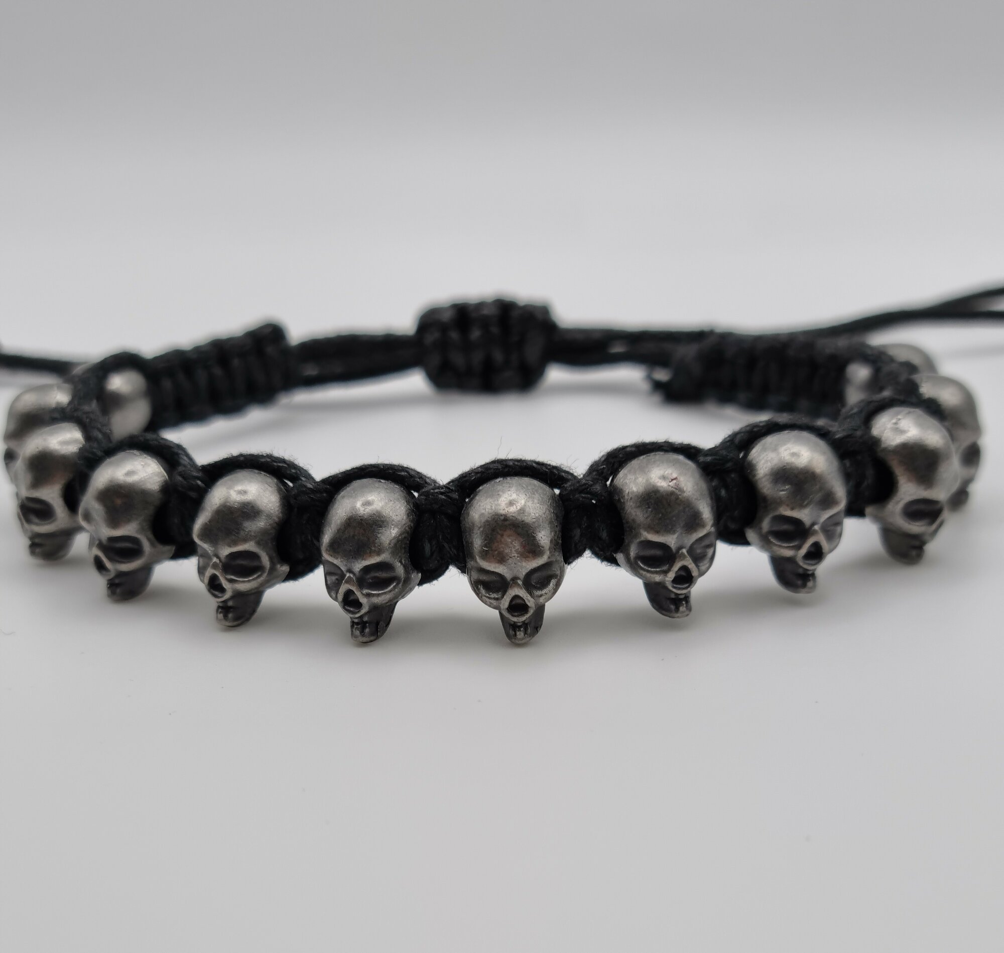 Славянский оберег, плетеный браслет рок панк металл хард браслет, черепа, скелеты, металл