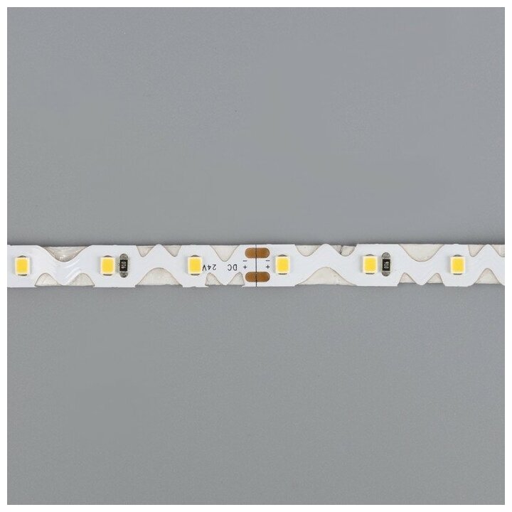 Apeyron electrics Cветодиодная лента Apeyron Electrics 5 м, IP65, SMD2835, 60 LED/м, 8 Вт/м, 24 В, 4000К