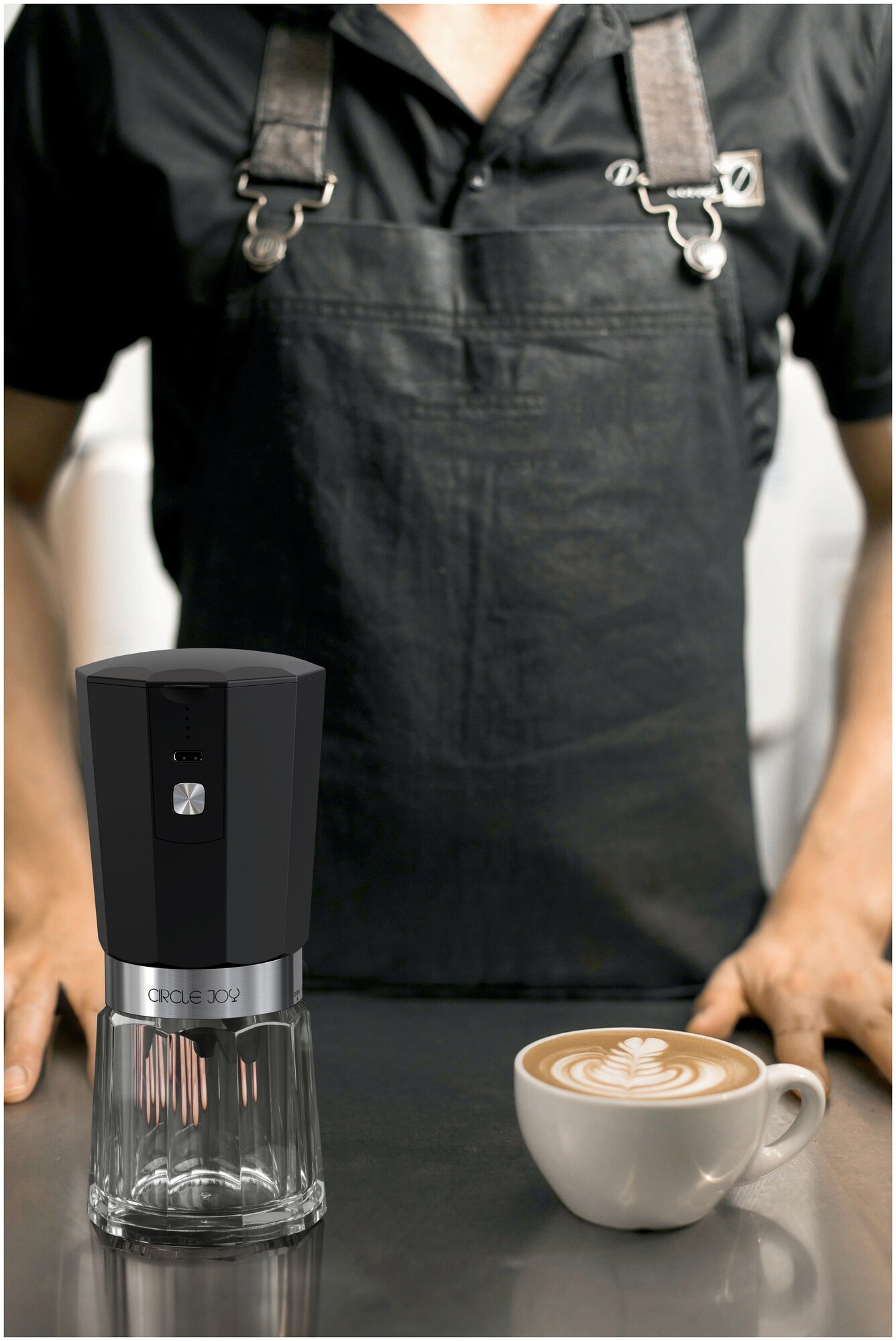 Кофемолка Circle Joy Electric Coffee Grinder, черно-серебристая
