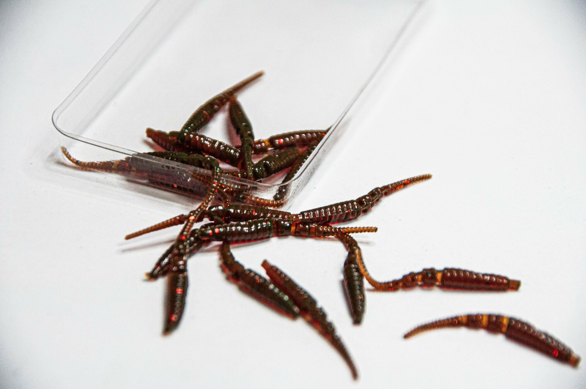 фото Силиконовая приманка Полярис (Yawik) цвет Машинное масло (Motor Oil Red Flake) 30мм, 20шт.