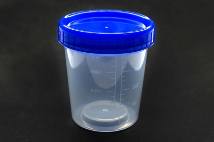 Мерный стаканчик с крышкой 7,3х6,6см, емкость 120мл, цвет белый/синий, платик, 32-149, 1 шт