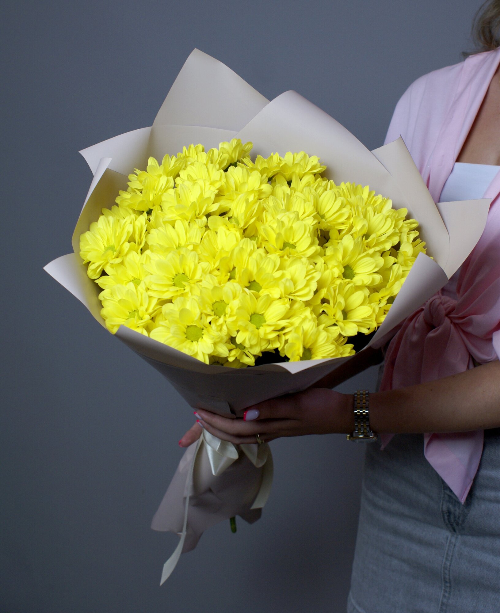 Хризантемы кустовые жёлтые "Селебрейт" букет 55 см