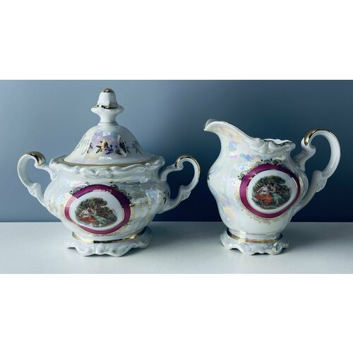 Сахарница и сливочник 