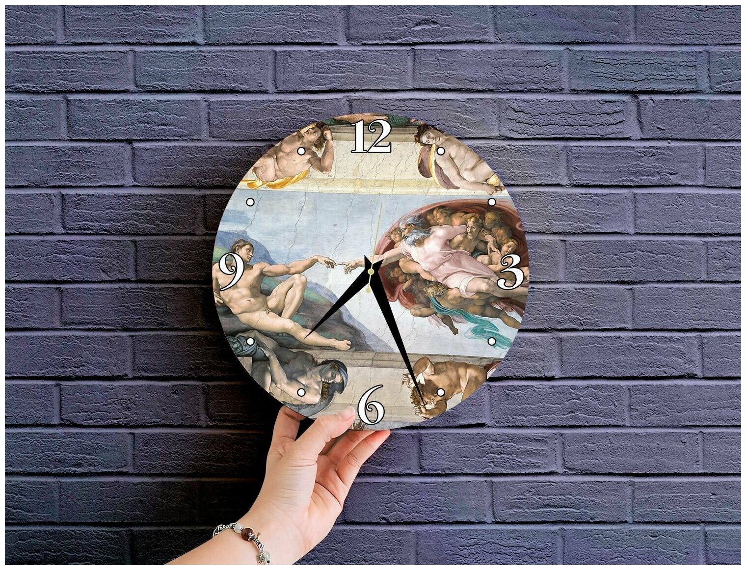 Настенные часы Сотворение Адама Микеланджело 30 см