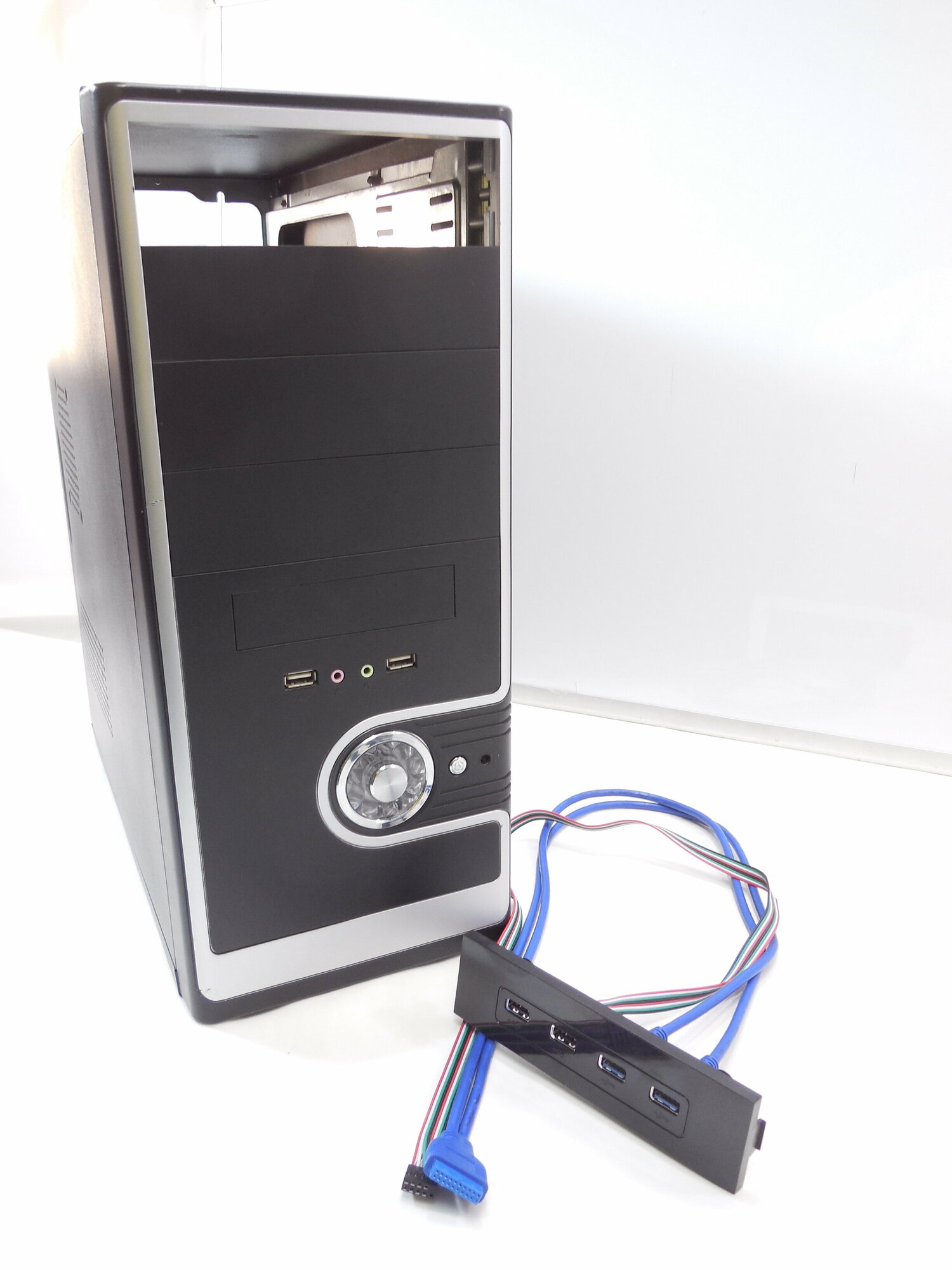 Exegate EX269460RUS Фронтальная панель U5H-614 525" 2х USB + 2х USB 30 черная