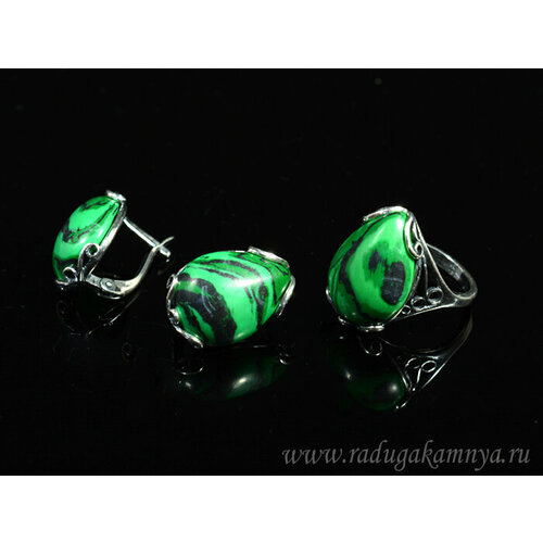 фото Комплект бижутерии: серьги, кольцо, малахит синтетический, размер кольца 19, зеленый кольцо серьги с малахитом имитация размер 19