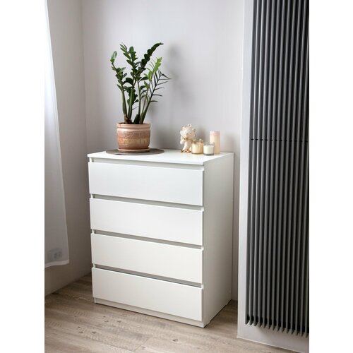 белый