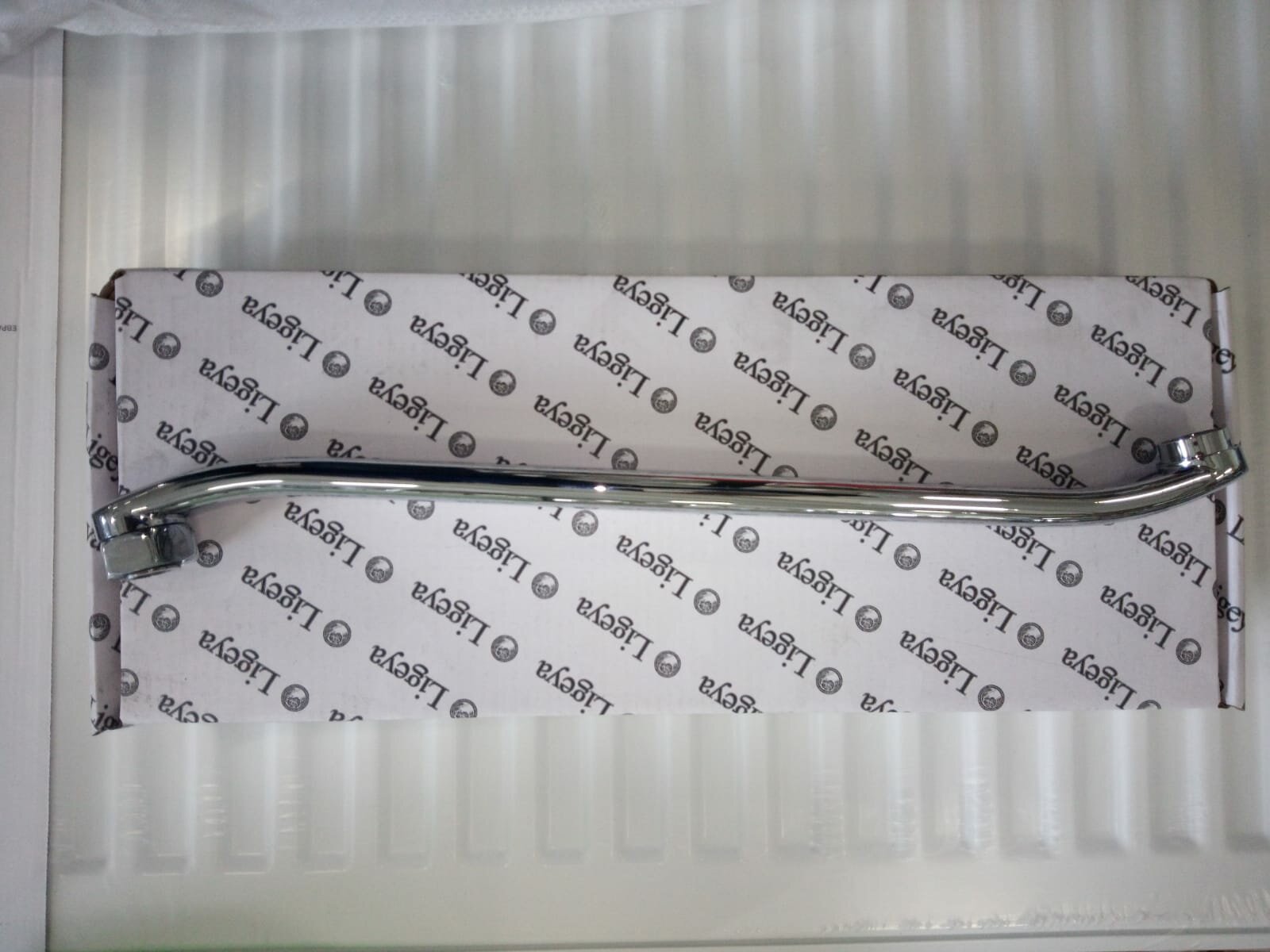 Излив Ligeya P40S нержавеющая сталь для ванны плоский изогнутый 40 см