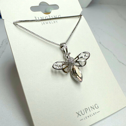 фото Колье xuping jewelry подвеска "ночной мотылек" с цепочкой и кристаллом swarovski, циркон, кристаллы swarovski, серебряный
