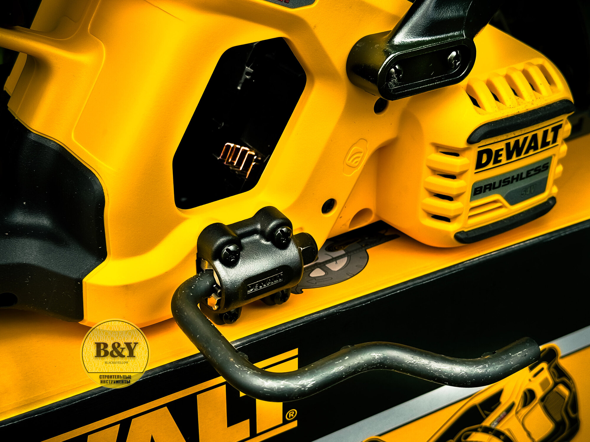 Пила дисковая аккумуляторная DeWalt DCS577N (без акк, без з/у) - фото №7