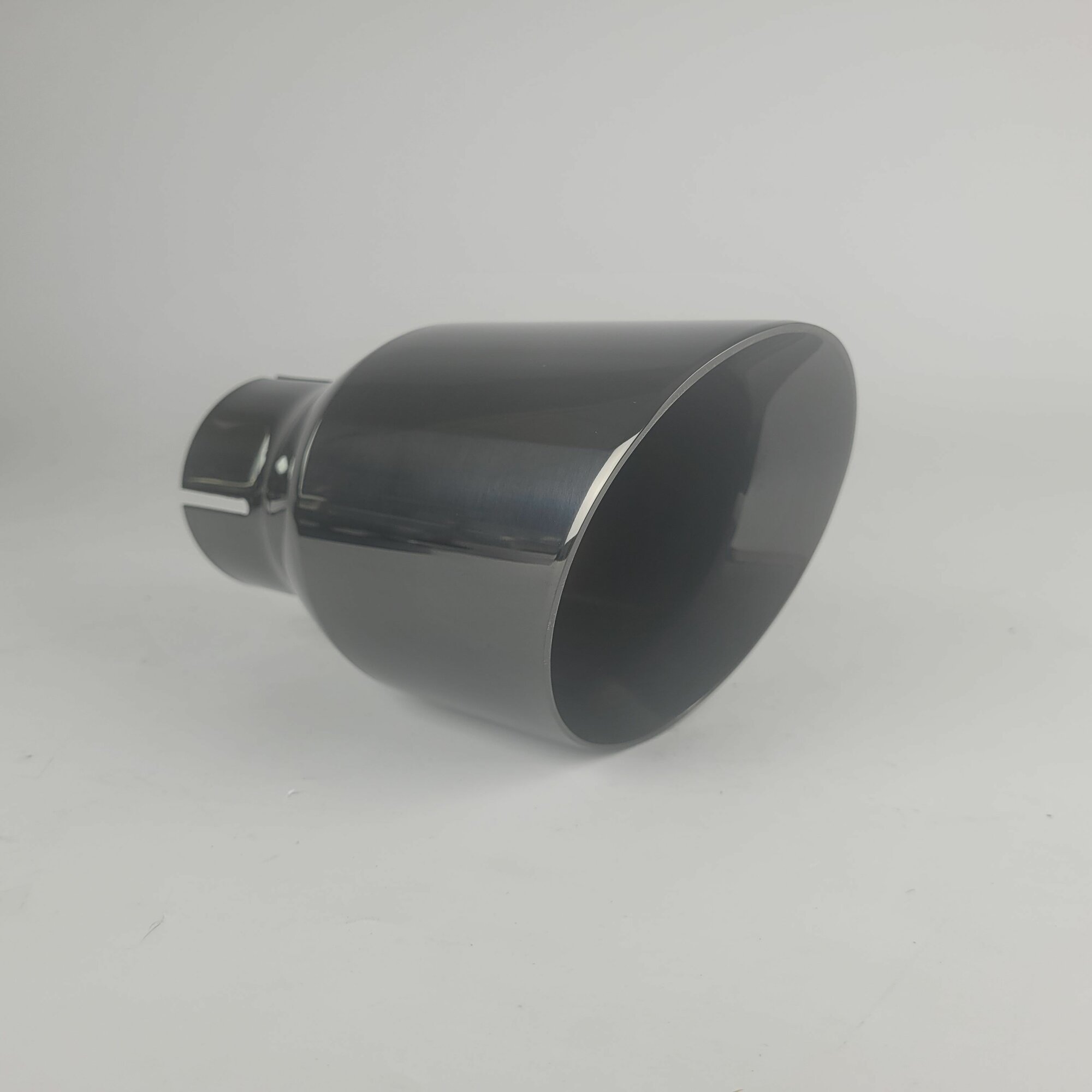 Насадка для глушителя темная вход 63, выход 102мм