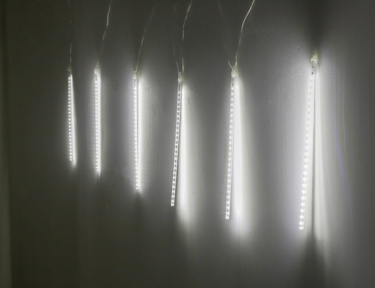 Светодиодная гирлянда Тающие Сосульки 6*0.46 м 120 холодных белых LED ламп прозрачный ПВХ 5 м IP44 SNOWHOUSE MTTB120W-46-5V